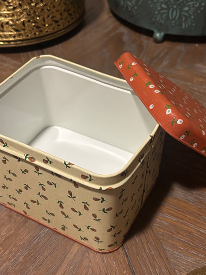 Potpourri Press tin recipe box