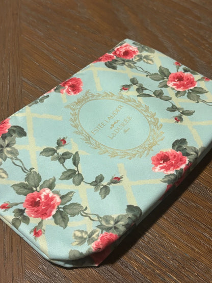 Estée Lauder cosmetic bag