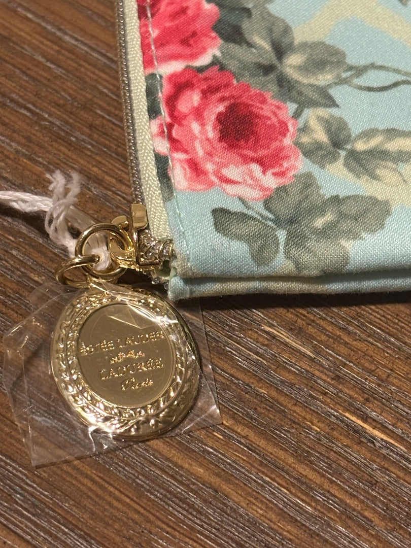 Estée Lauder cosmetic bag