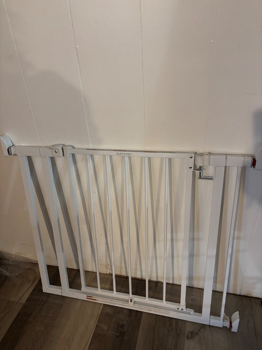 Security gate, 3 foot wide 28 inches tall