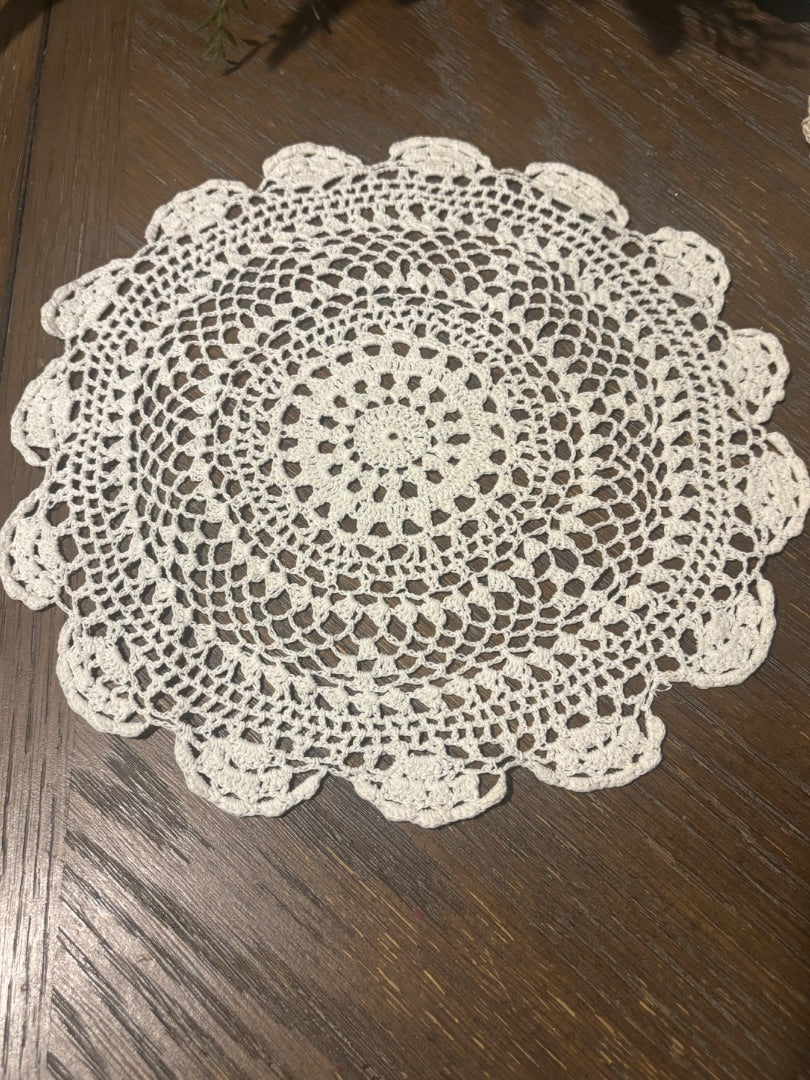 Medium Doily 9” - 11”