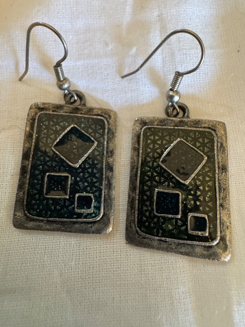 Rectangle geo design dangle earrings