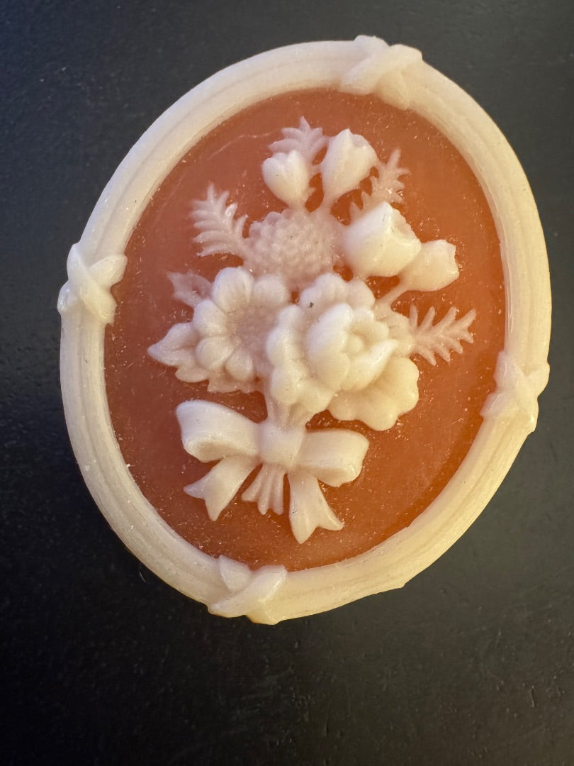 Avon Vintage flower cameo style brooch