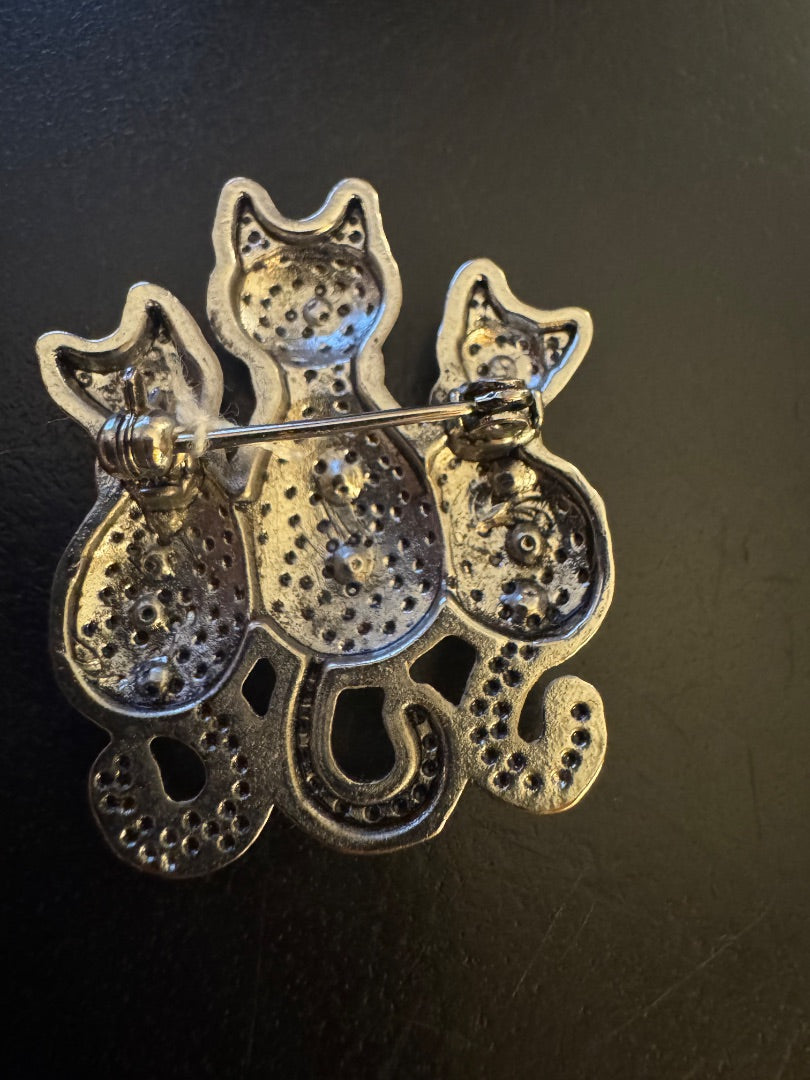 Three cat marcasite brooch