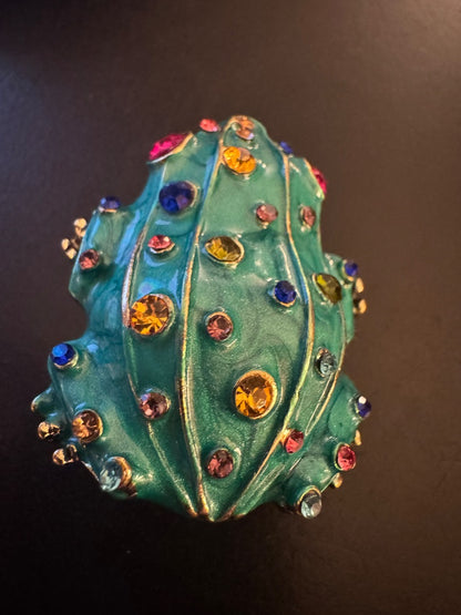 Green jeweled frog brooch