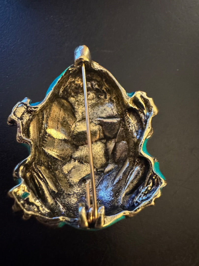 Green jeweled frog brooch