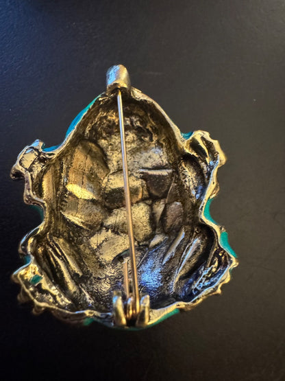Green jeweled frog brooch