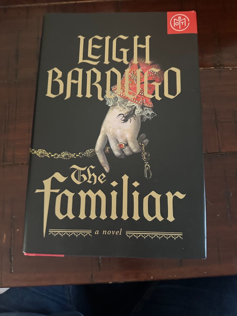 Hardcover - The Familiar - Leigh Bardugo - USED, 10 x 6 x 2