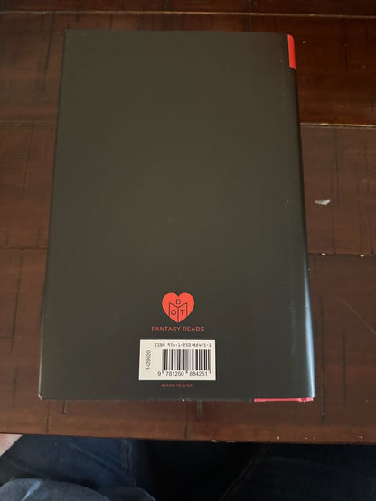 Hardcover - The Familiar - Leigh Bardugo - USED, 10 x 6 x 2