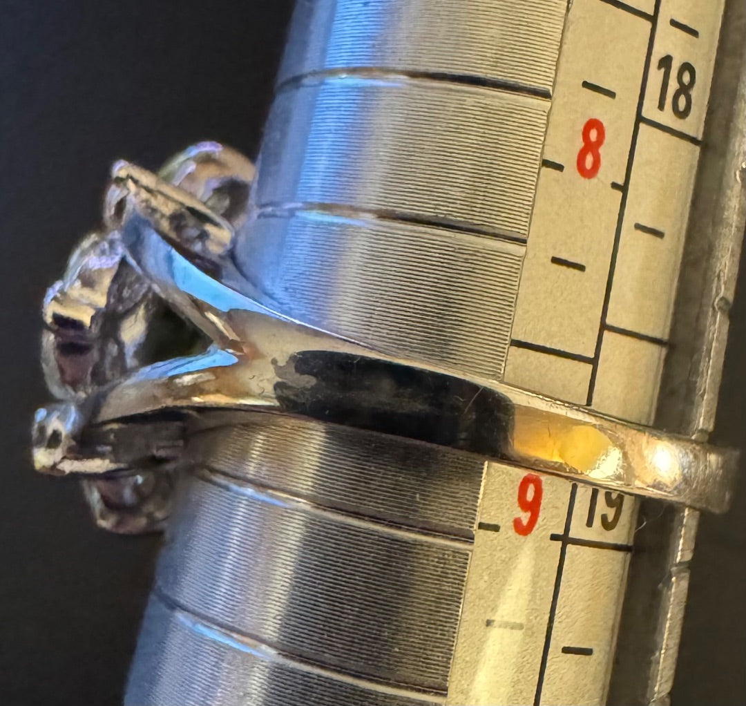 Green stone silver tone ring 8 3/4