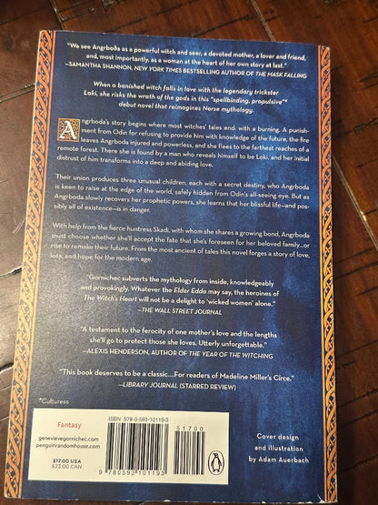 Paperback The Witch's Heart, 8 x 4 x 1