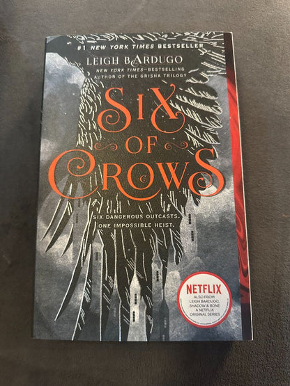Softcover Six of Crows - Like New, 10 x 5 x 2