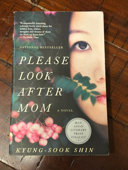 Paperback Please Look After Mom, 6 x 4 x 1