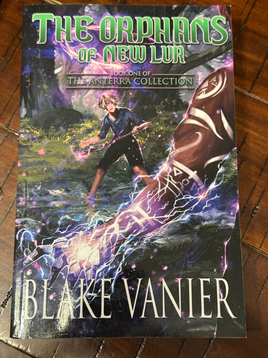 Paperback The Orphans of New Lur, 10 x 5 x 2