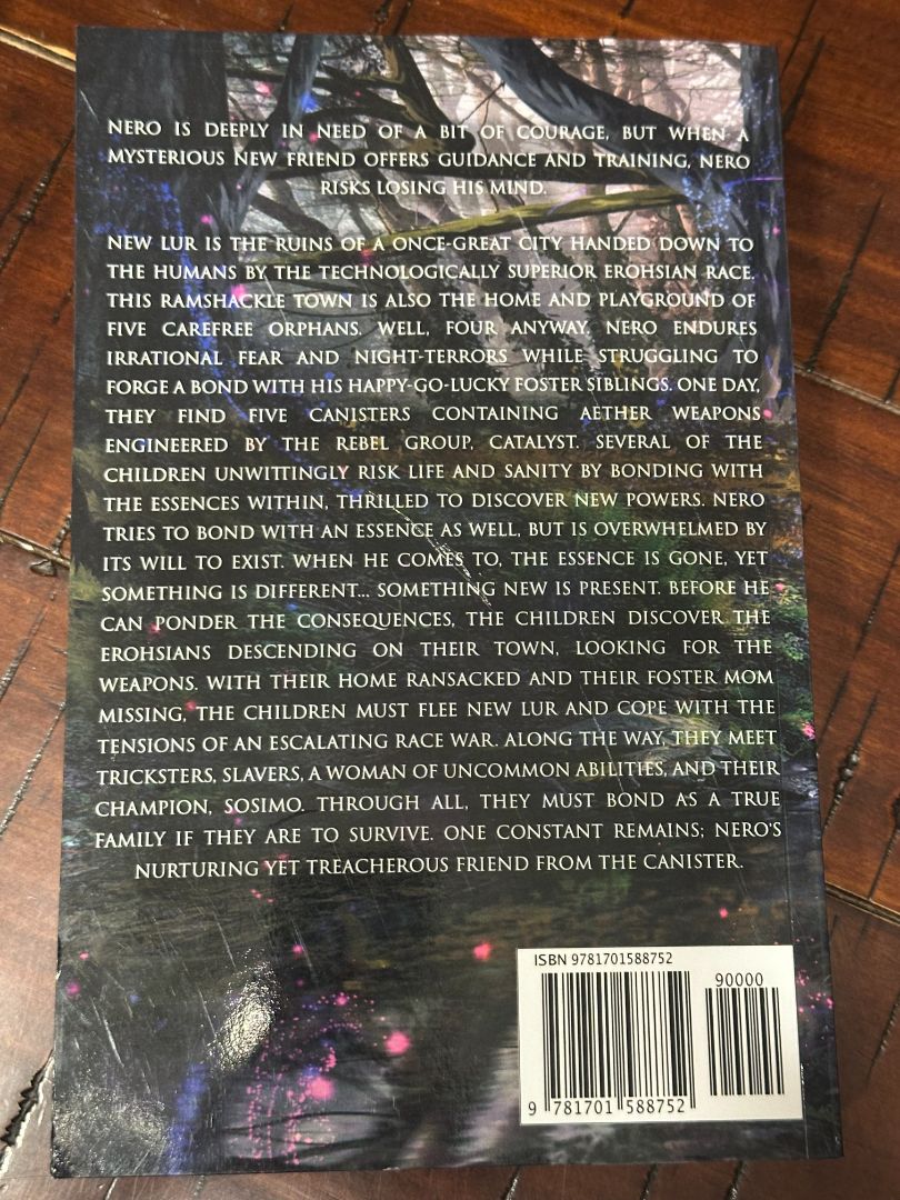 Paperback The Orphans of New Lur, 10 x 5 x 2