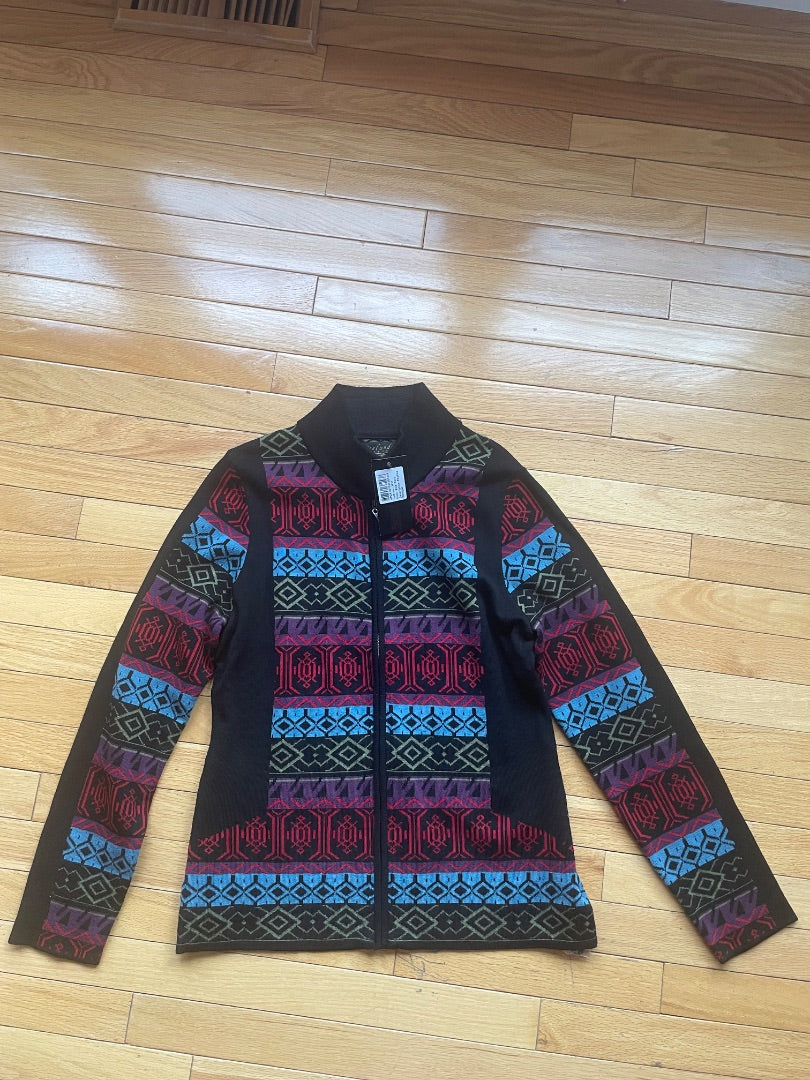 Icelandic Designs sweater size L (NWT)