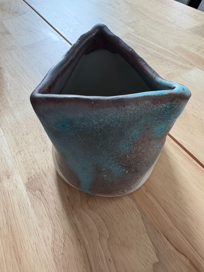 Triangle pottery
