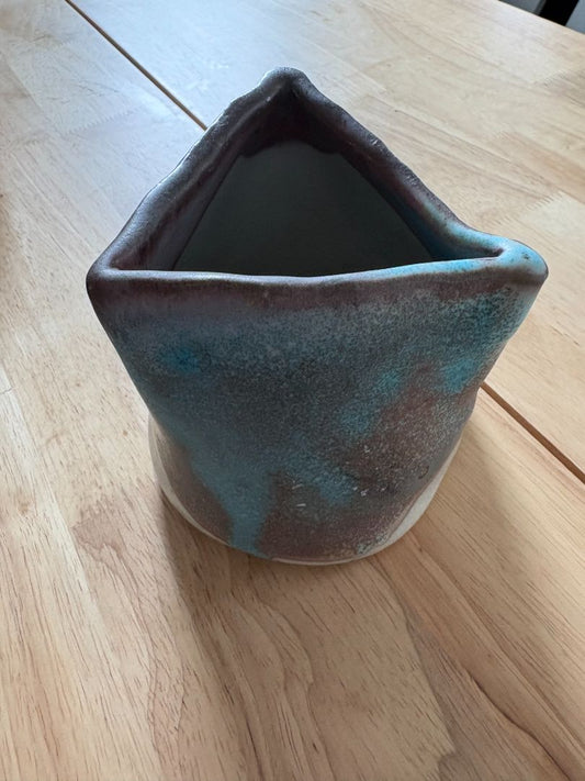 Triangle pottery