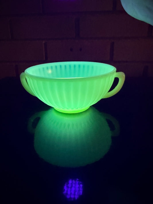 Cream MacBeth-Evans Macbeth-Evens UV Reactive Petalware Soup Bowl, 2 1/4” tall, 5 1/2” from handle to handle