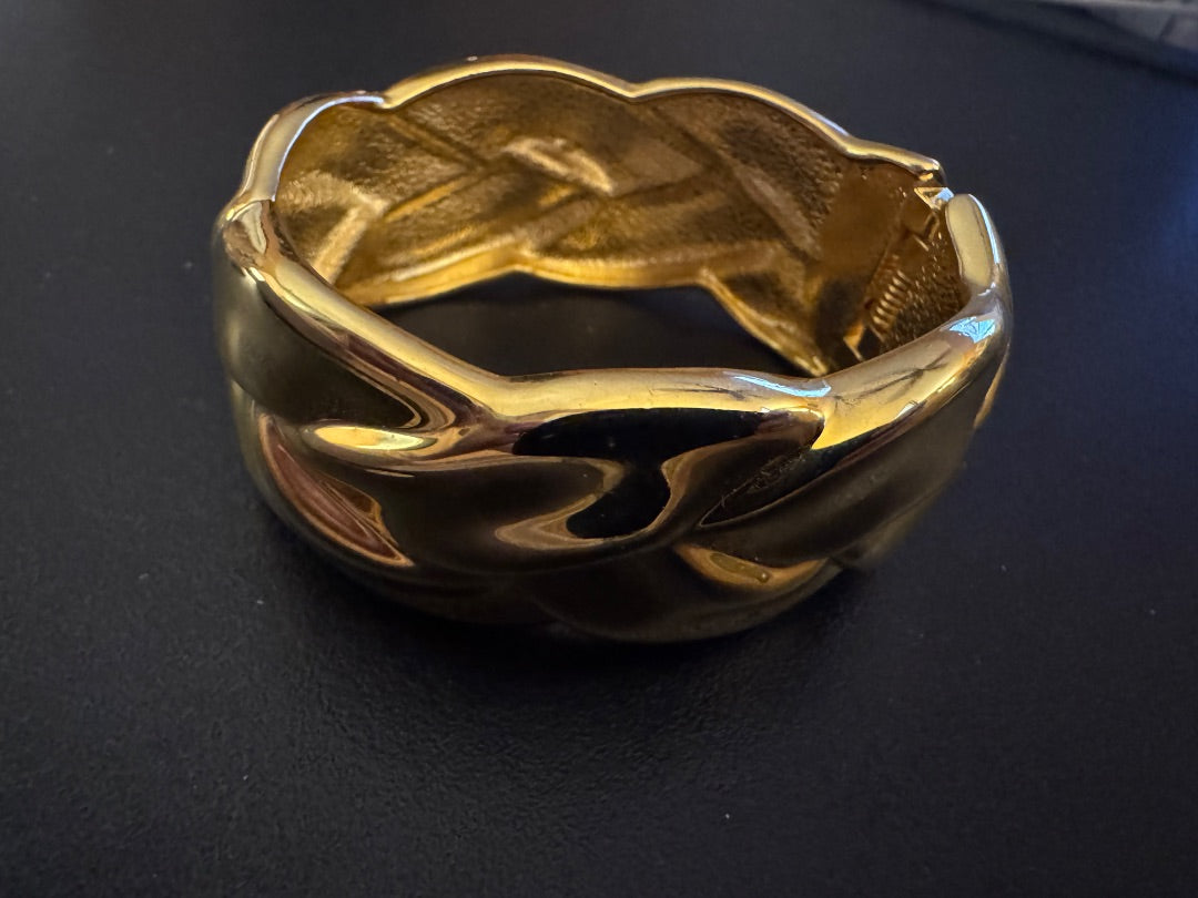 Retro cuff gold tone braided texture clamp bracelet