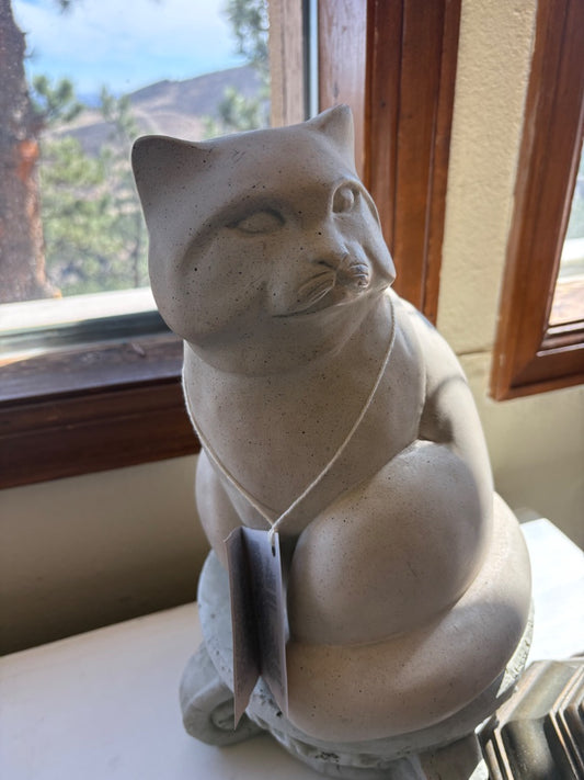 Gray Austin Sculpture Cat sculpture, 9.5 x 13.5