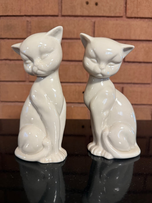 White  MCM Siamese Cats Japan, 6 1/4” tall, 4” wide