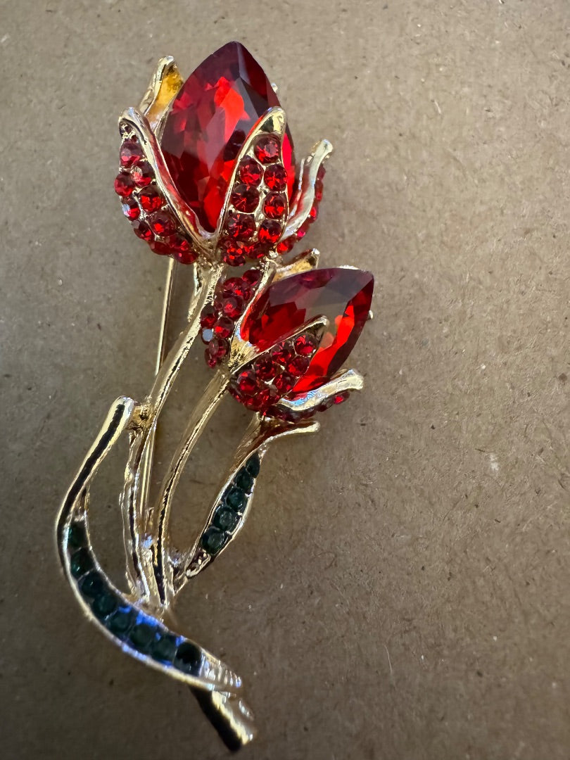 Red rosebuds brooch