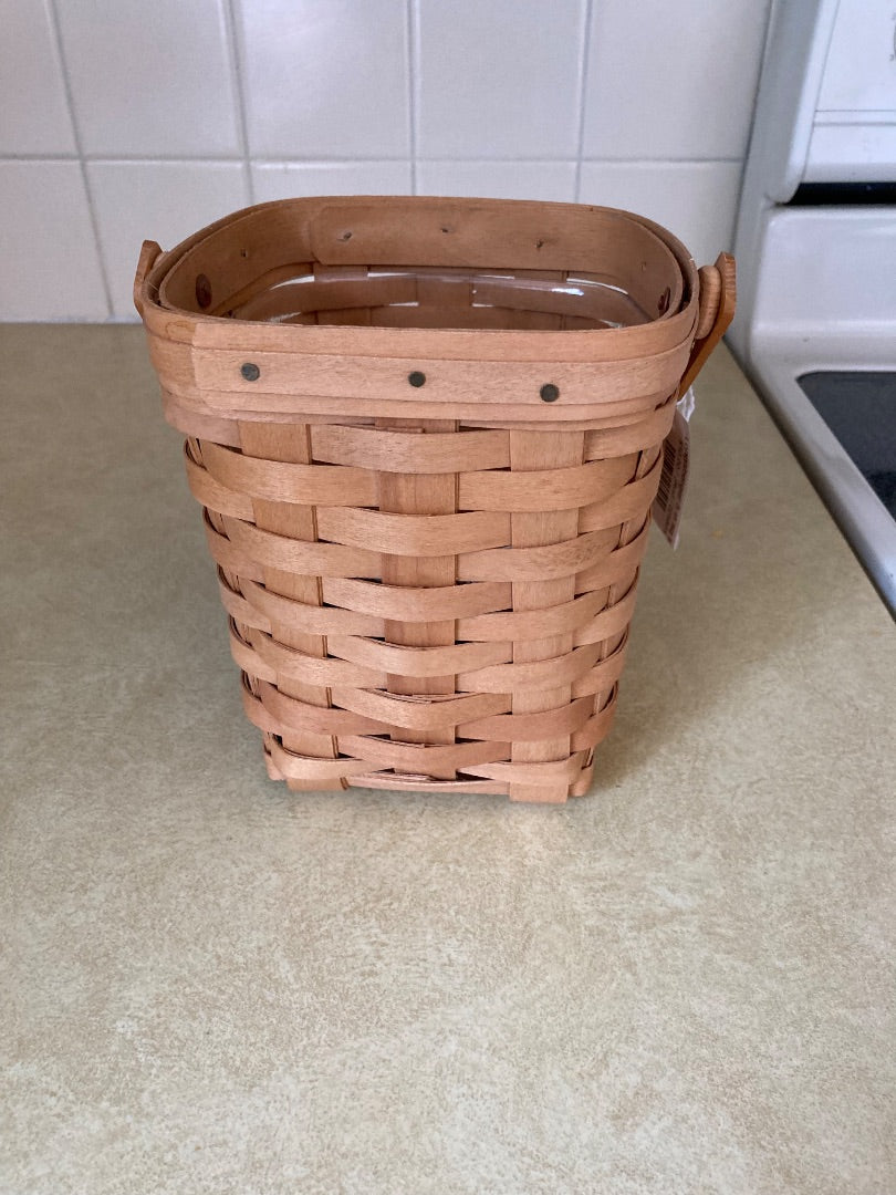 Basket w handle