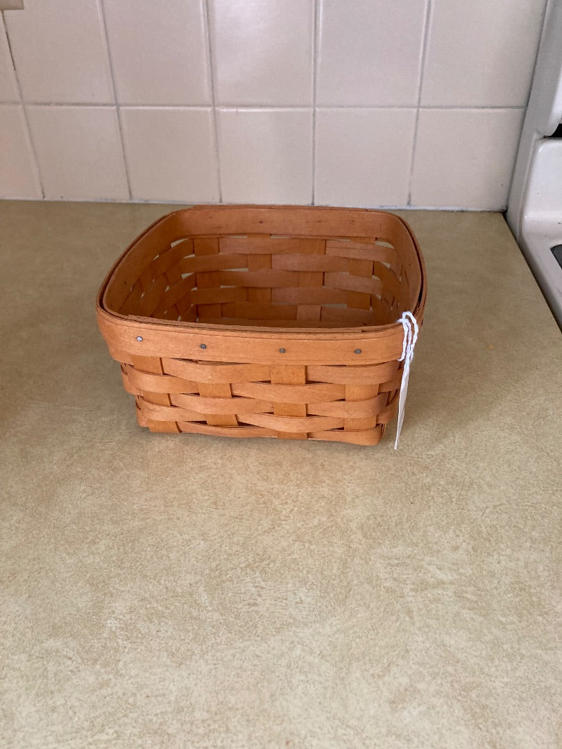 Longaberger basket sq
