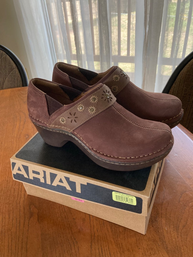 Brown Ariat Ladies Ariat size 7 new, 7
