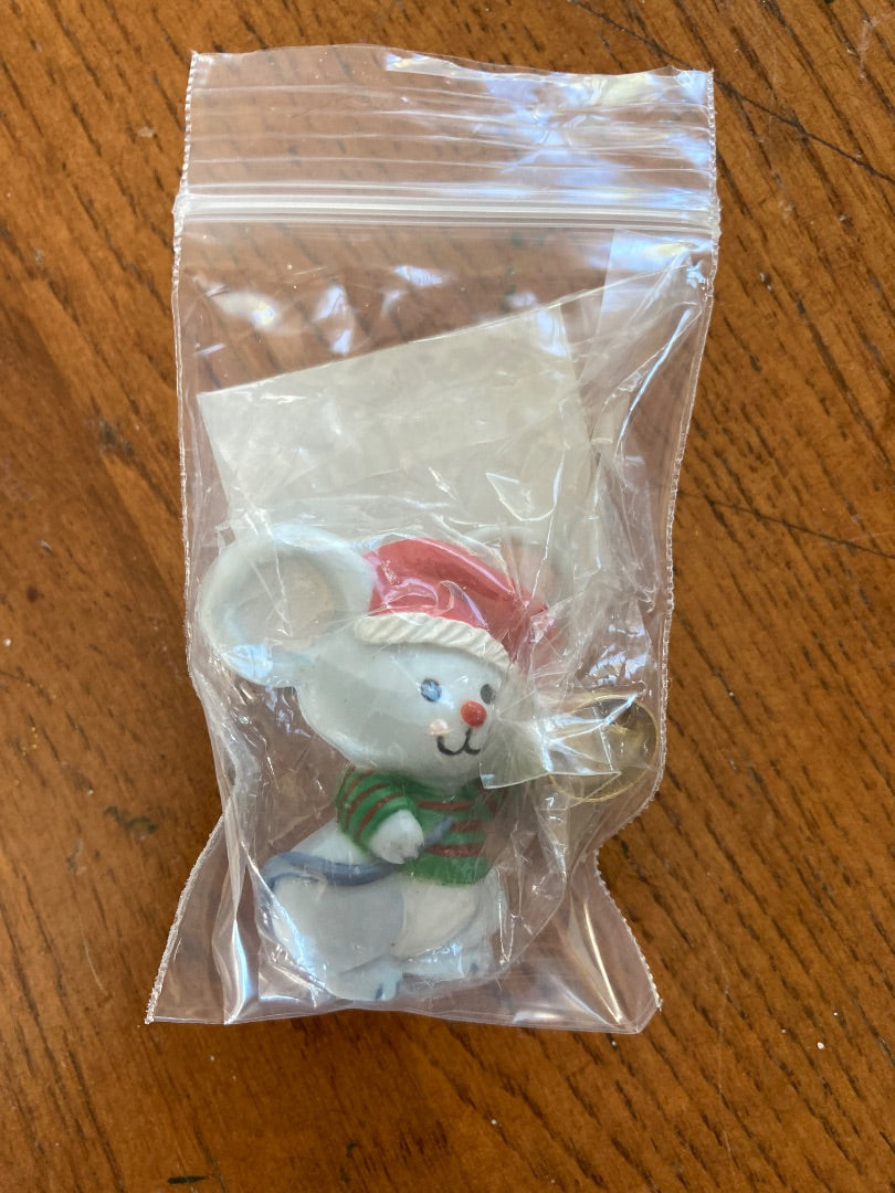 Halloween pin Mouse new
