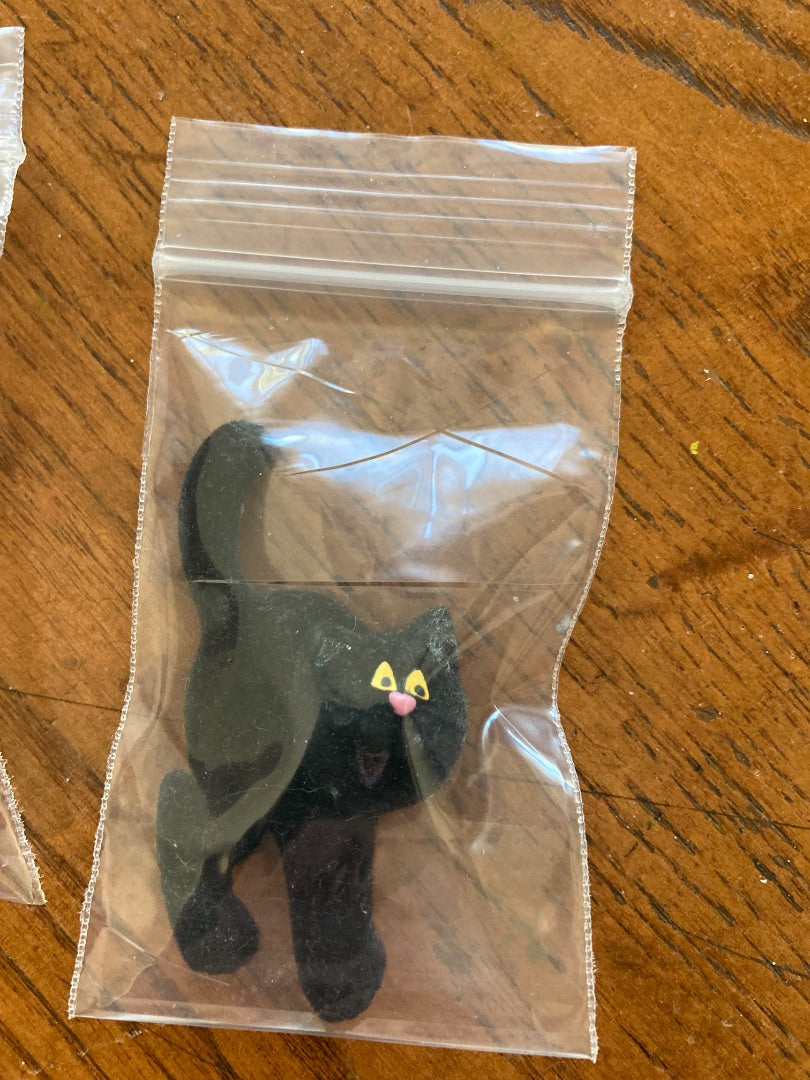 Hallmark pin Blk Cat felted