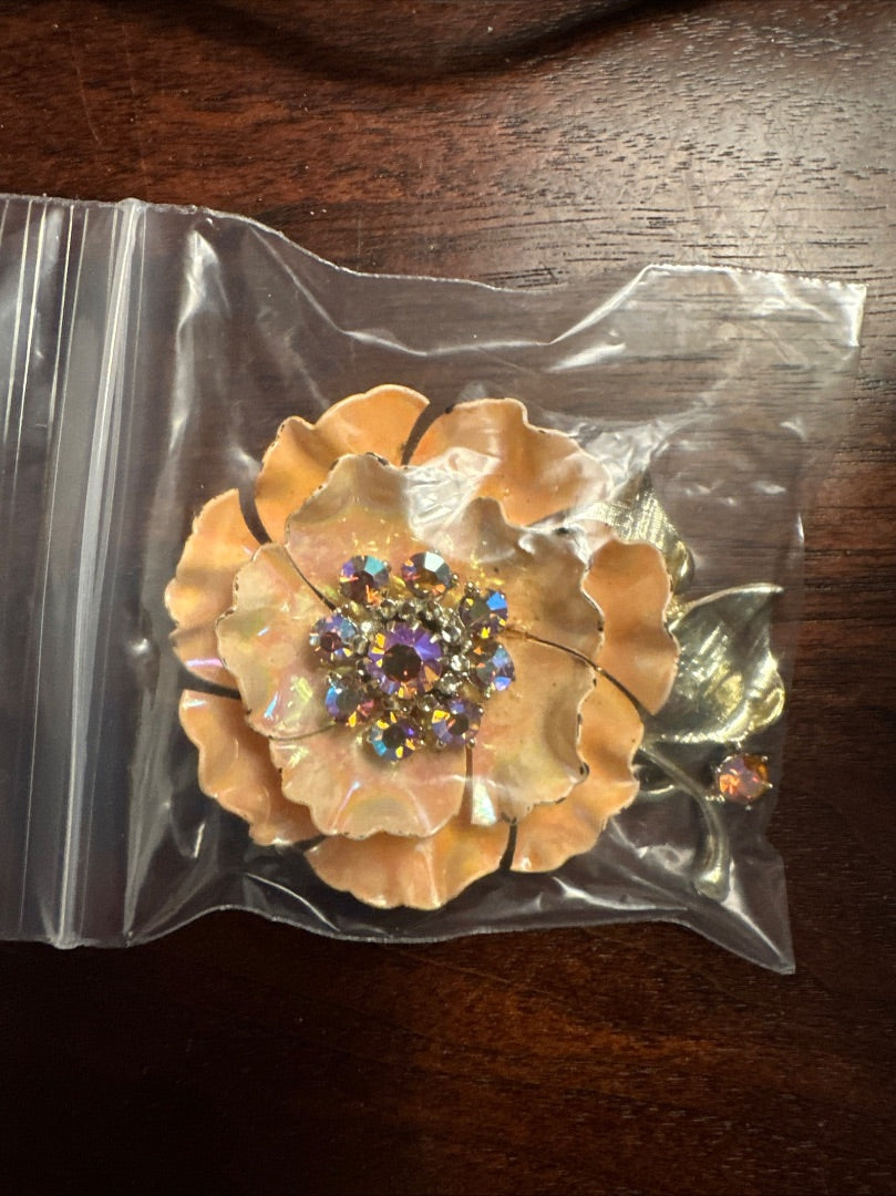 Peach/ Pink  Vintage Enameled Brooch