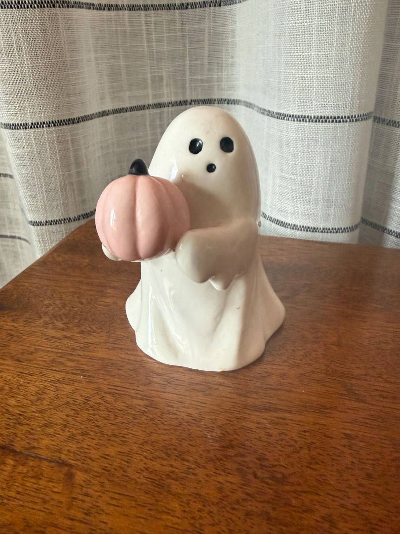 Ghost with pink pumpkin