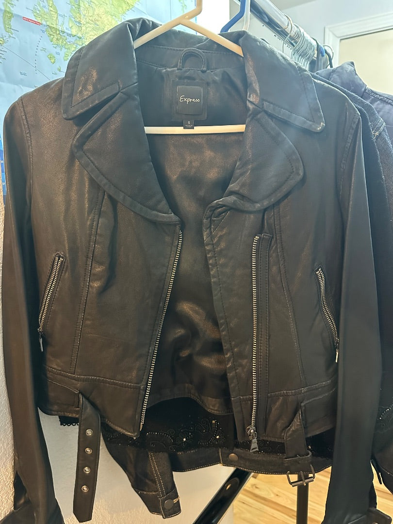 Vintage leather cropped women’s jacket