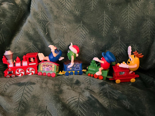 M & M Train set - 5 pieces including engine and caboose
