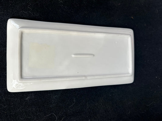 Enamel tray with knit pattern