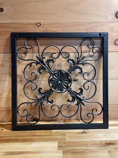 Iron w/verdigris  Metal Fleur Hanging Decor, 15 3/4" x 15 3/4"