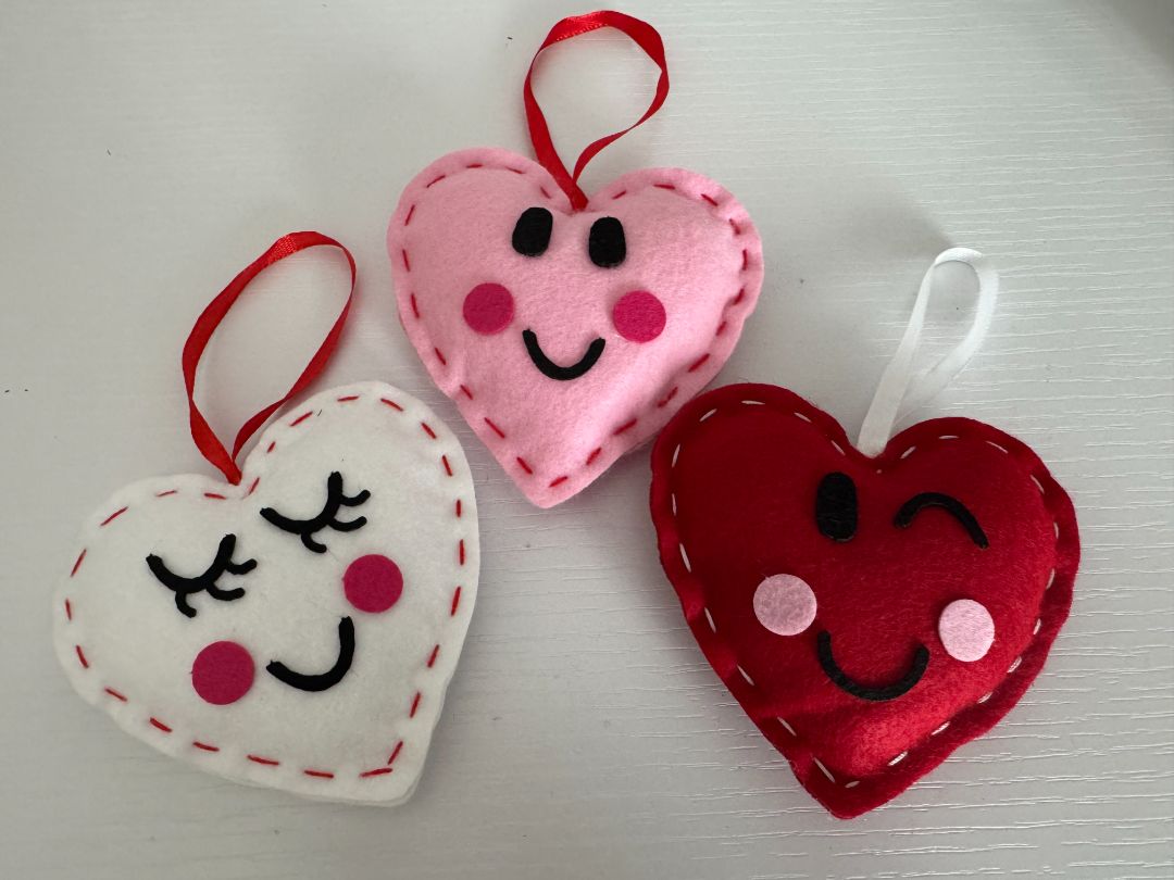 White, red and pink  Valentine's Day Ornaments, 4"