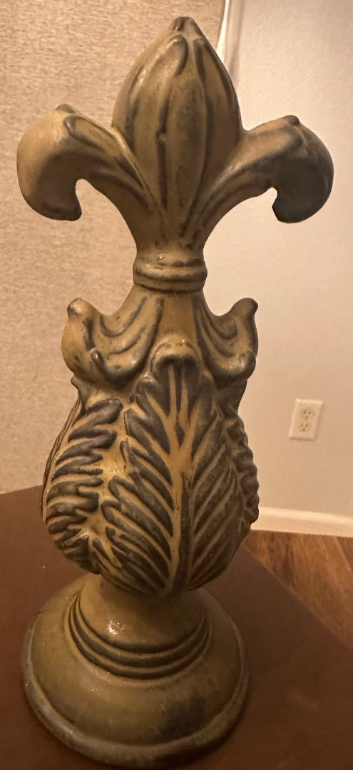 Vintage ceramic finial Brown