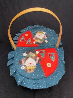 Vtg Xmas Basket