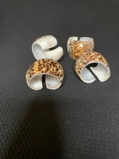FOUR (4) Vtg Shell Napkin Rings