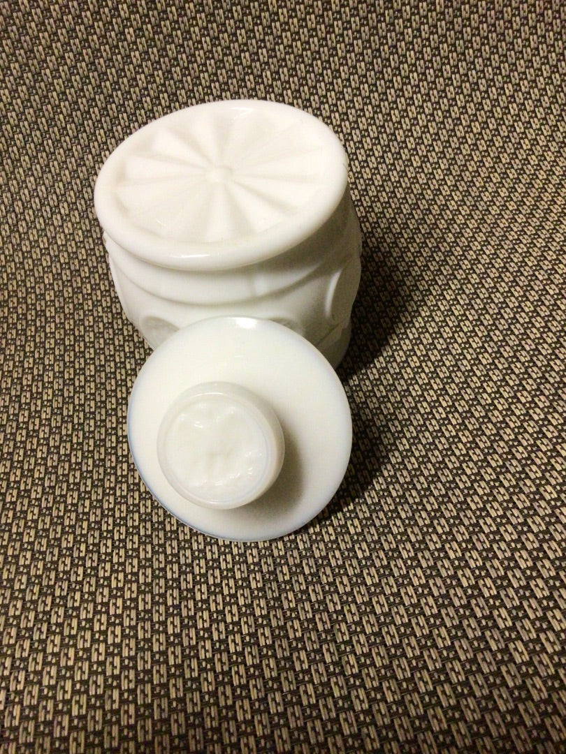 white Wheaton Wheaton lidded  coin dot jar, 4.75”
