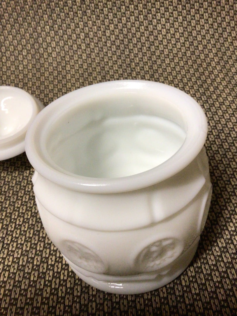 white Wheaton Wheaton lidded  coin dot jar, 4.75”