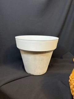 Gray/White Pot