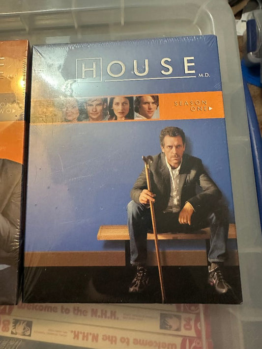 House M.D.  Season 1, 8 x 6 x 1