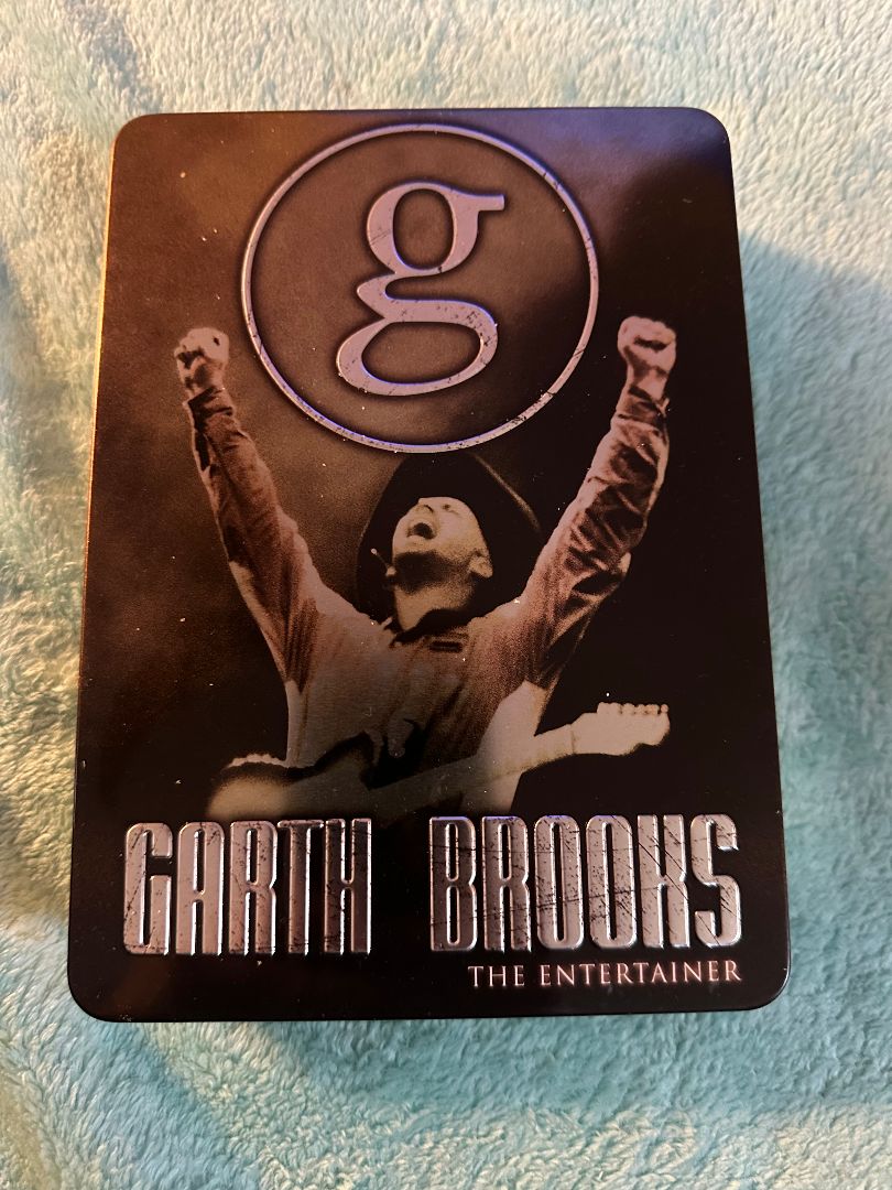 Garth Brooks The Entertainer 5-DVD Box Set 2006 Collector’s Tin Complete, 9 x 5 x 2