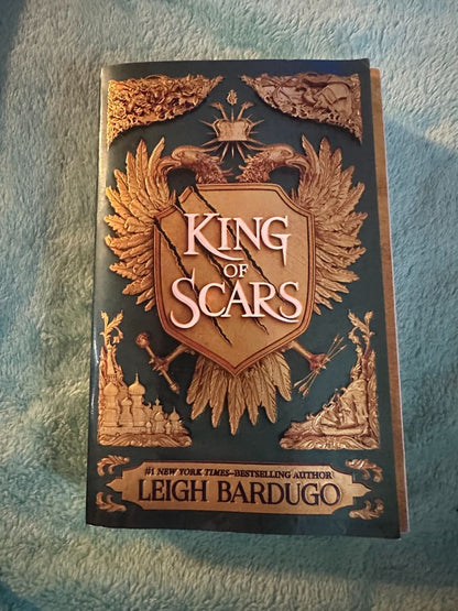 King of Scars by Leigh Bardugo, 6 x 4 x 1