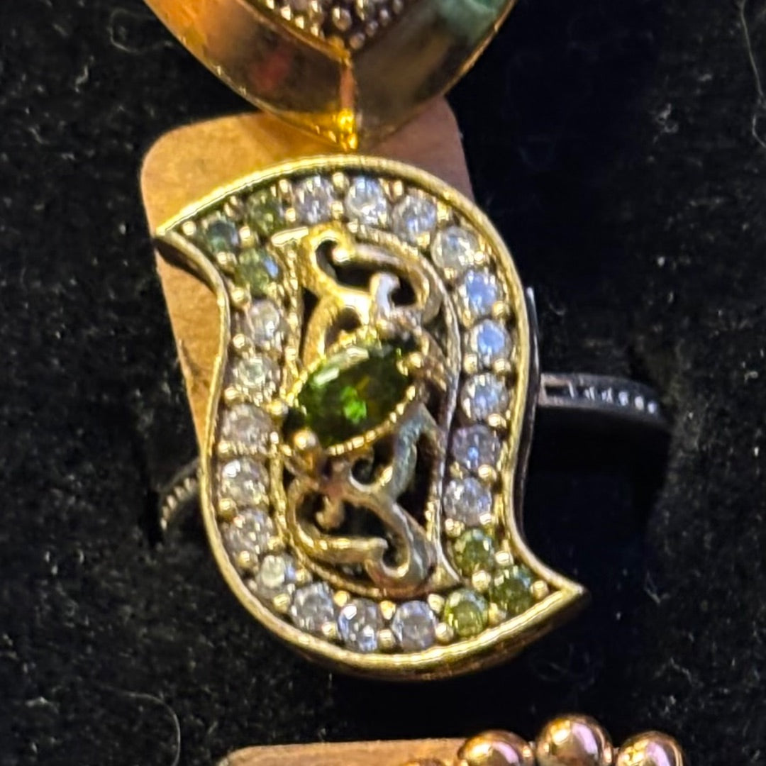 Green  peridot wavy ring, 8