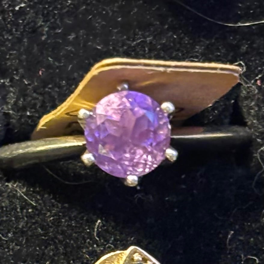 Purple  Amethyst solitaire, 9